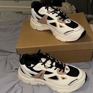 Steve Madden sneakers never worn size 10